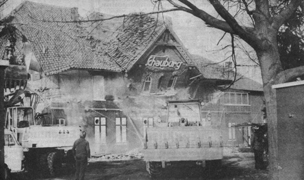 1977 wurde die Schauburg abgerissen, um Platz für das DRK-Altenheim zu machen